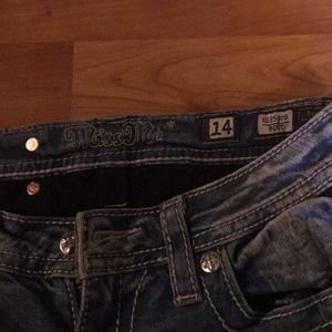 Girls size 14 miss me jeans excellent condition.